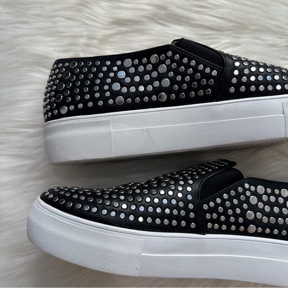 Vince Camuto Kindra Silver Tone Metal Studded Black White Sneakers Size 10 - Picture 6 of 12